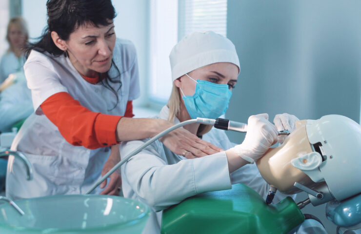 dental-assistant-training